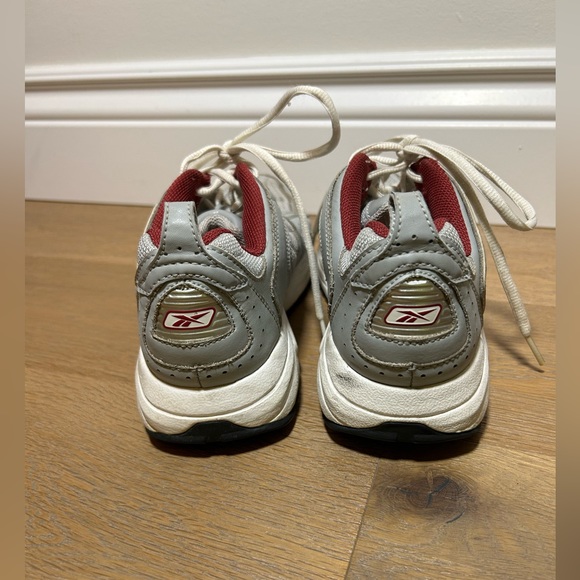 Women’s size 9 Reebok sneakers - Picture 5 of 8